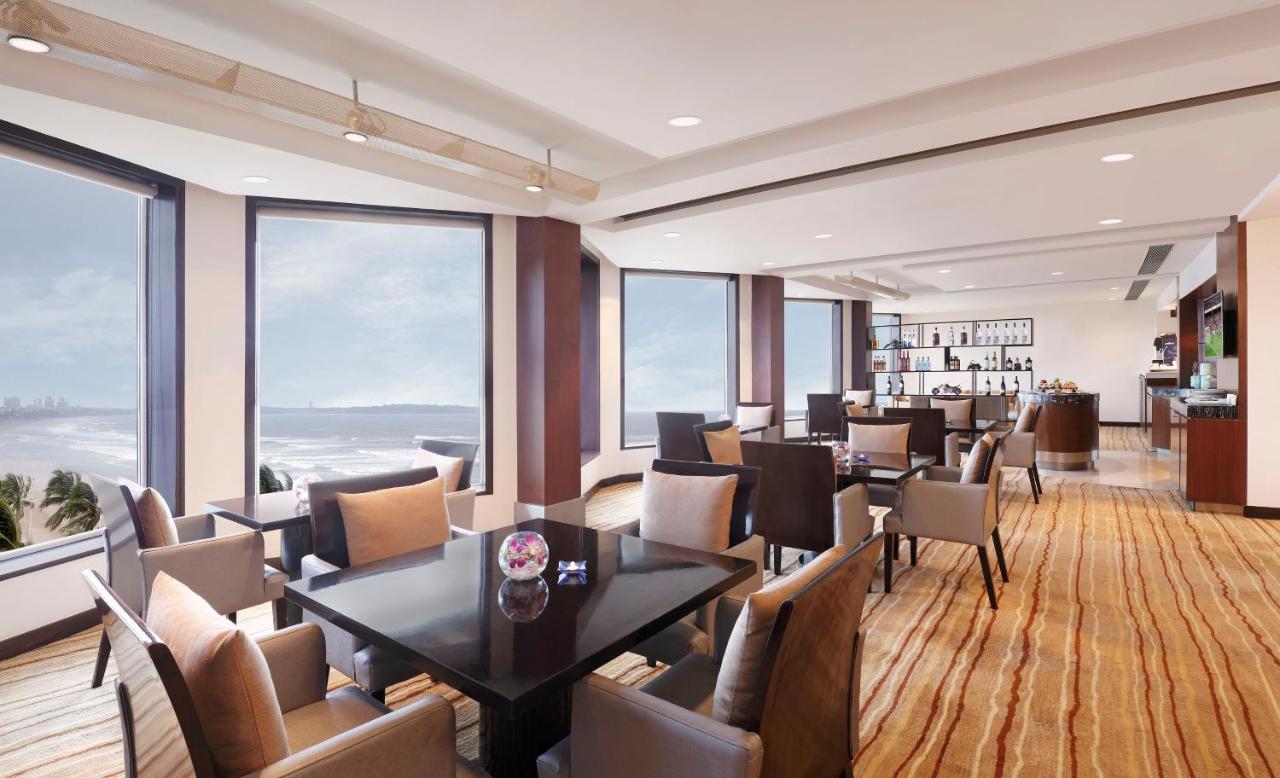 Novotel Mumbai Juhu Beach Kültér fotó Club Lounge at the Taj Mahal Palace