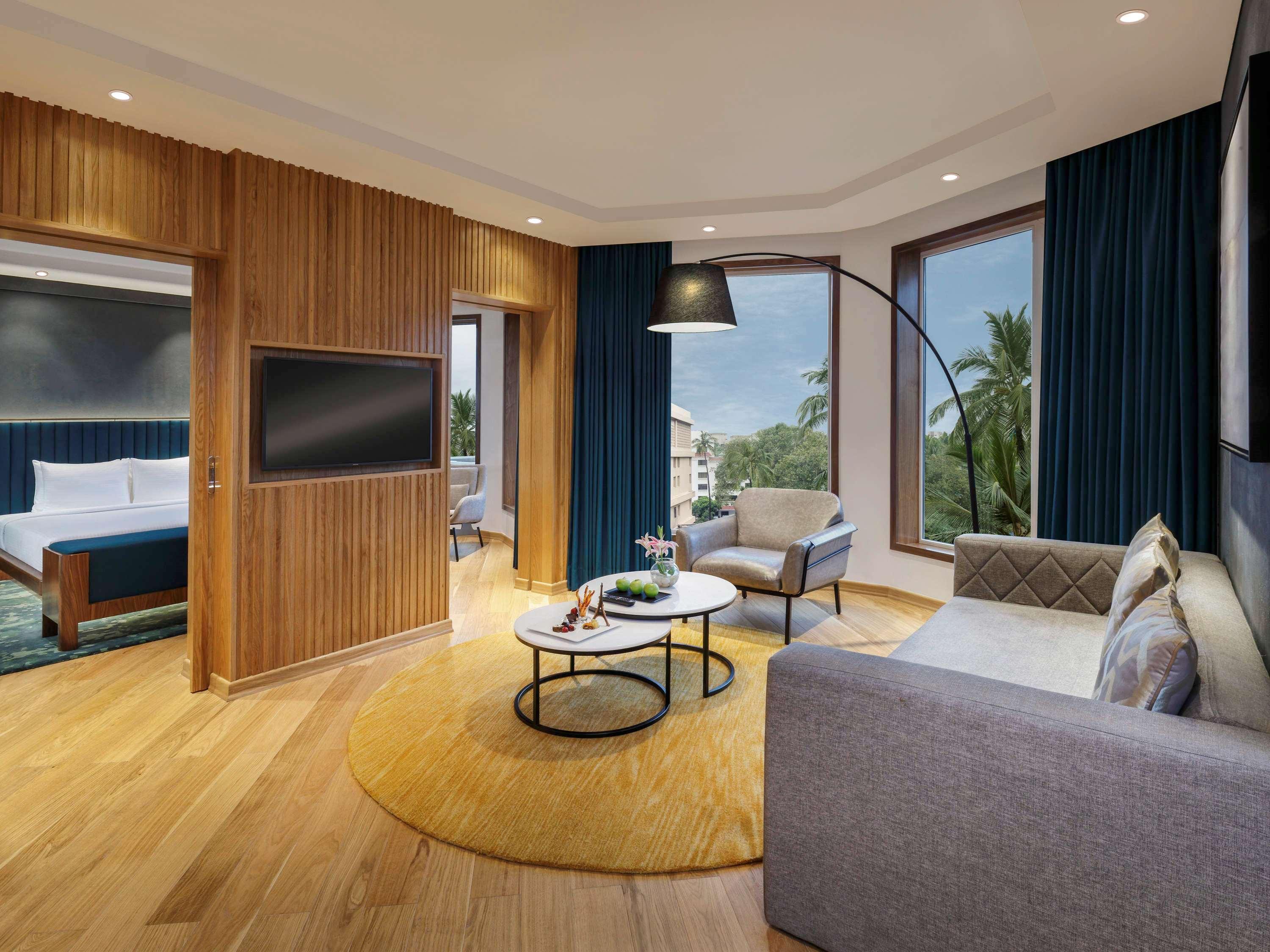 Novotel Mumbai Juhu Beach Kültér fotó Suite