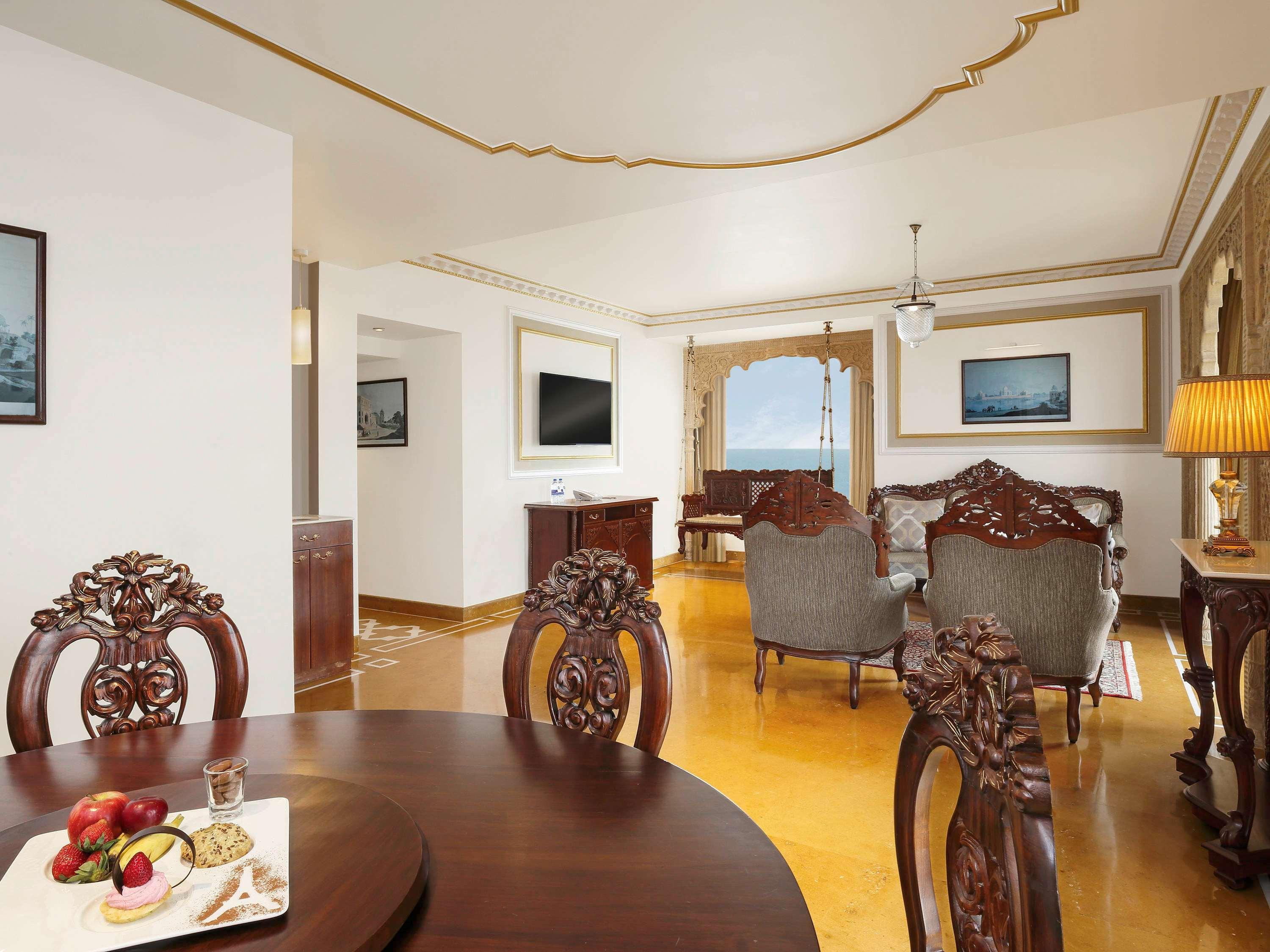 Novotel Mumbai Juhu Beach Kültér fotó Suite