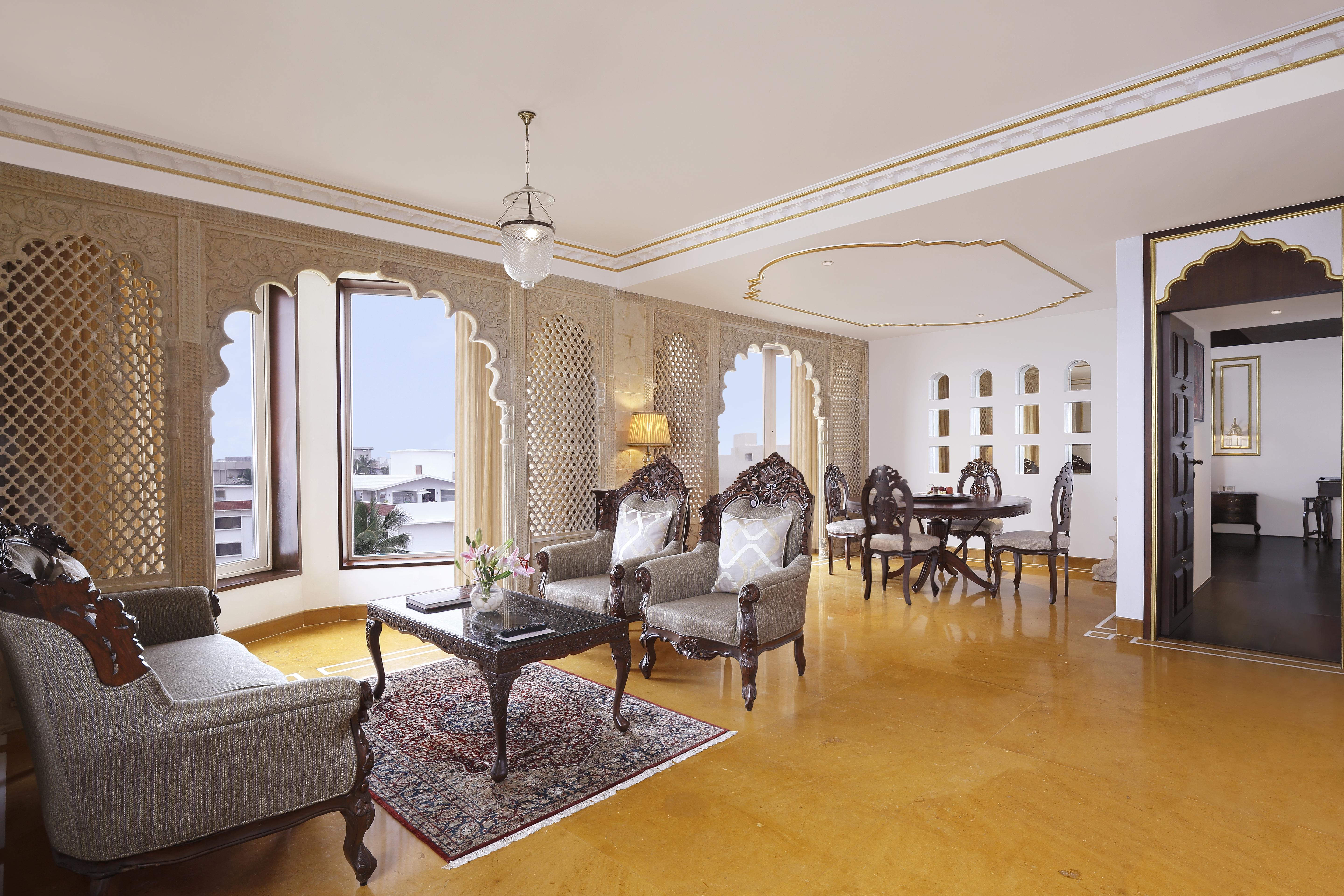 Novotel Mumbai Juhu Beach Kültér fotó A suite at the Taj Mahal Palace