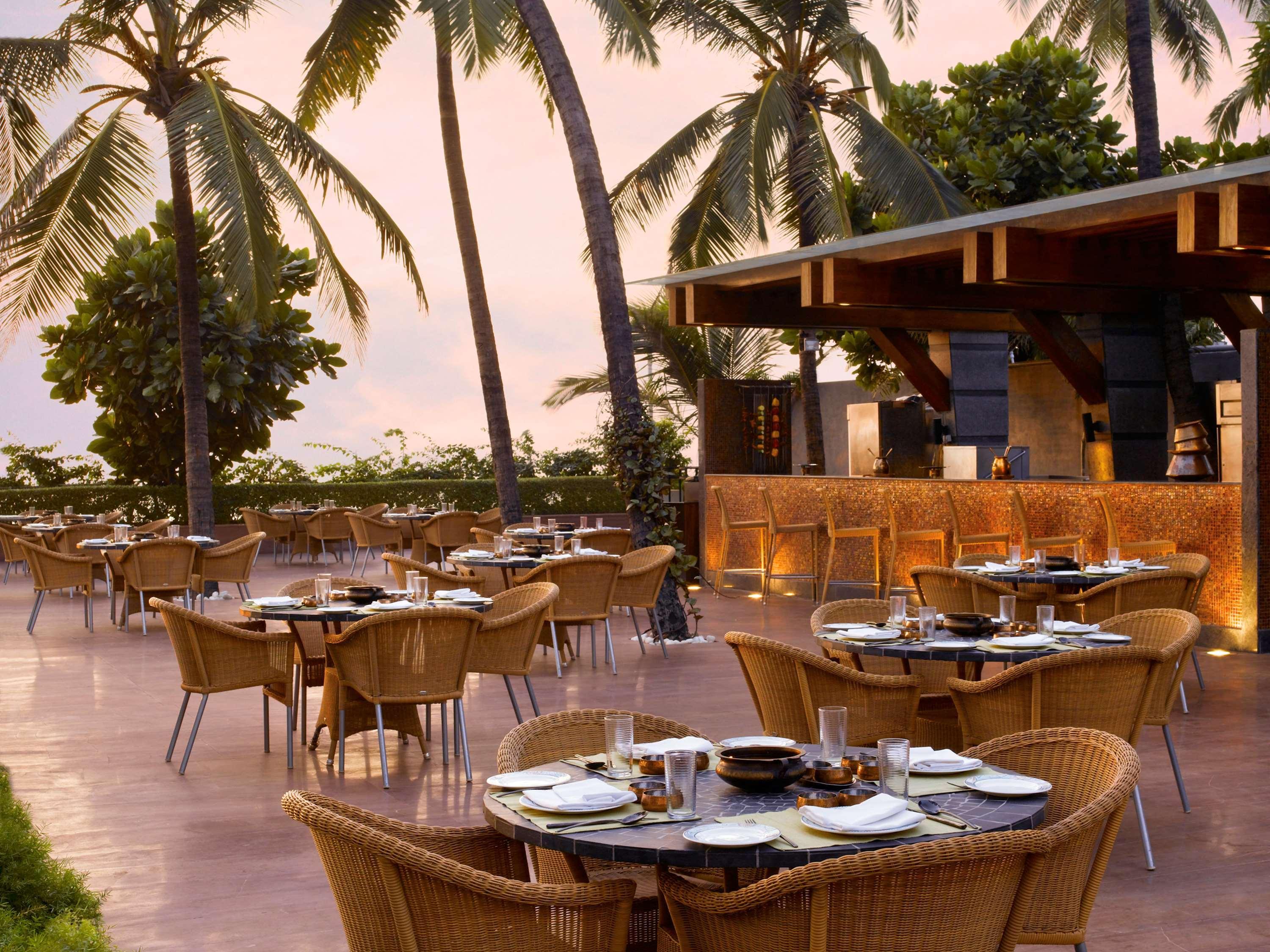 Novotel Mumbai Juhu Beach Kültér fotó The Park, Hyderabad