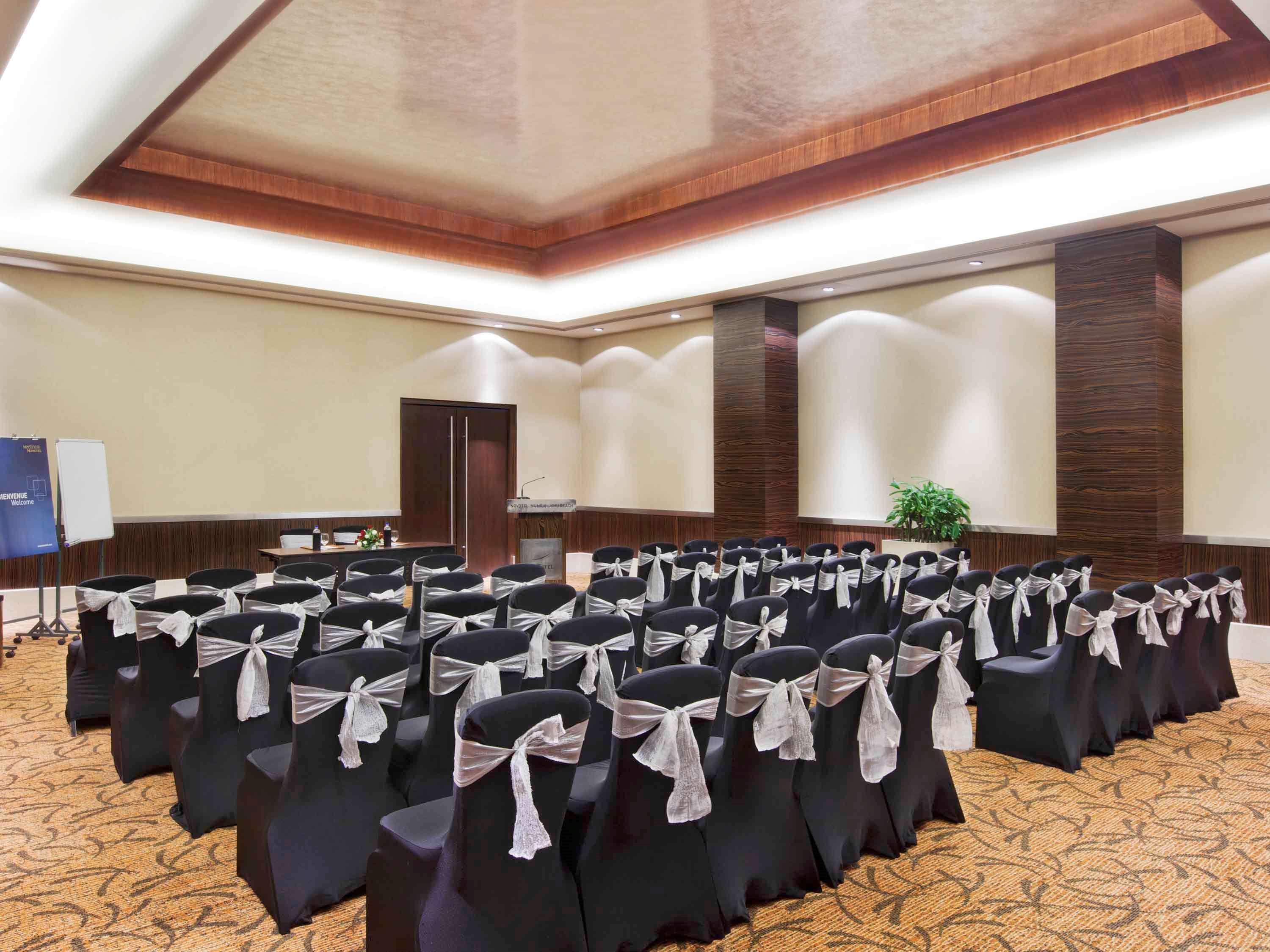 Novotel Mumbai Juhu Beach Kültér fotó Meeting room