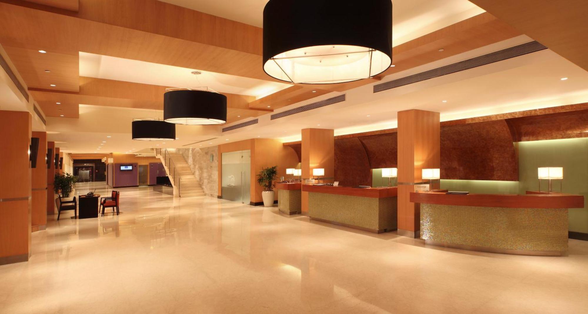 Novotel Mumbai Juhu Beach Kültér fotó The lobby of the hotel