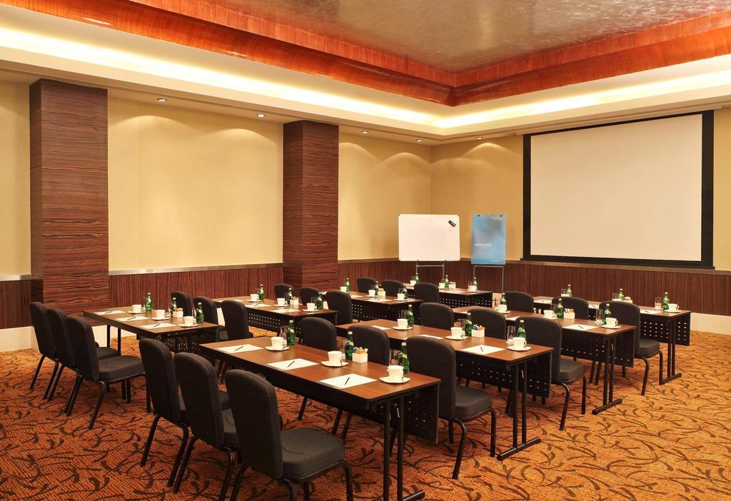 Novotel Mumbai Juhu Beach Kültér fotó Meeting room